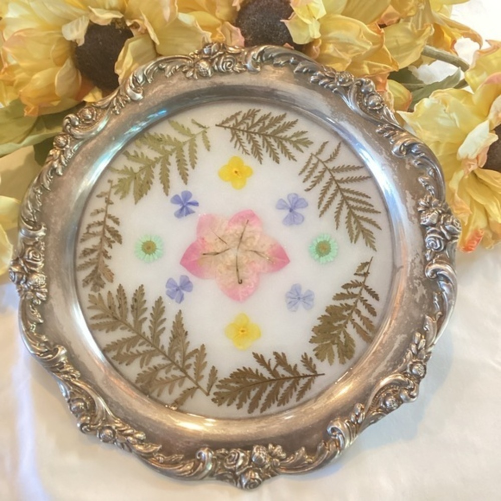 Vintage Handmade Dried flowers Round Silver Shabby chic Farmhouse Tray